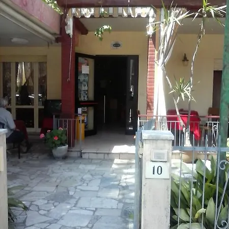 Hotel Berlati *