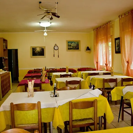 Berlati Hotel *